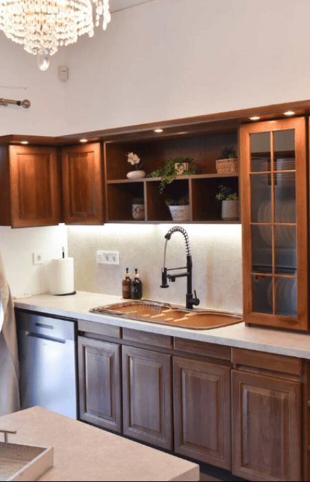 Fully equipped kitchen
